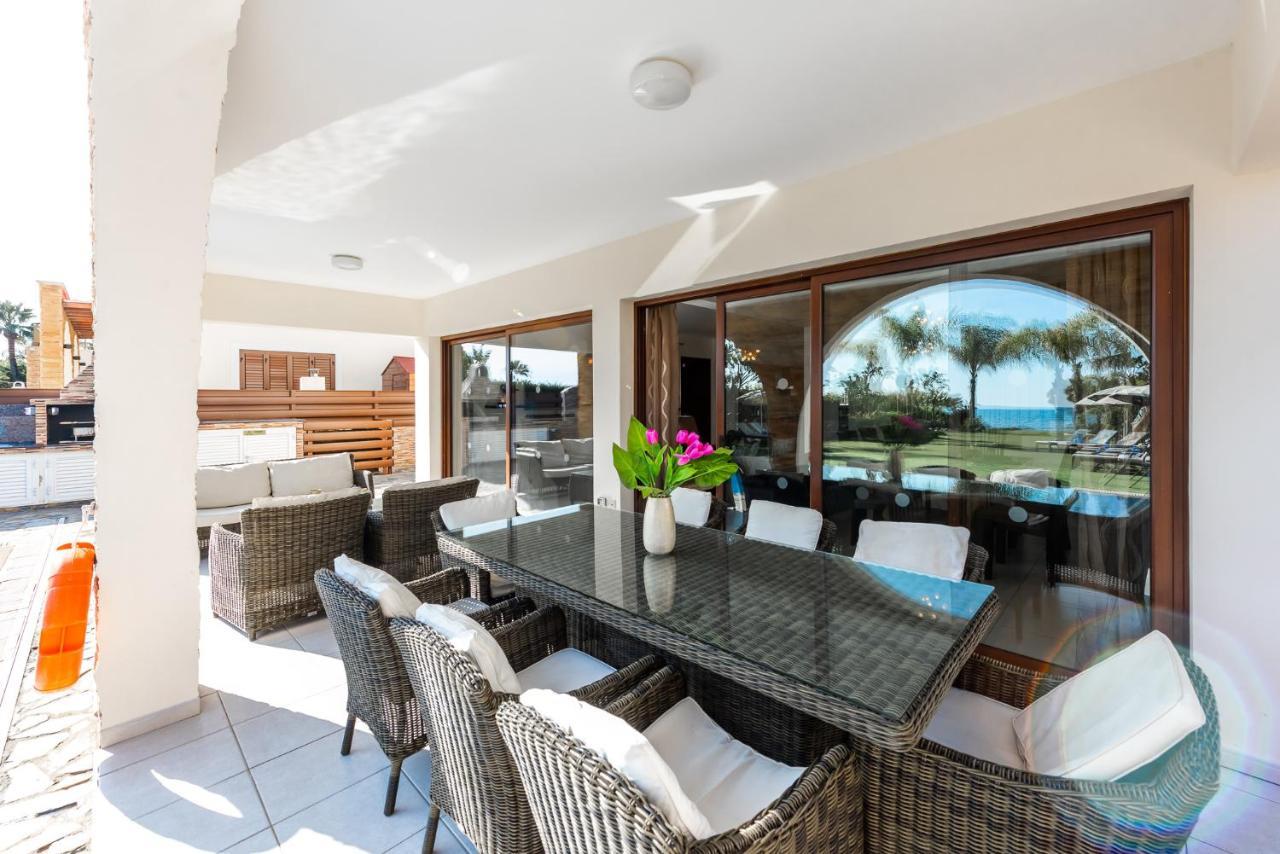 Sea Front Oceanus H2 By Ezoria Villas Ajía Nápa Kültér fotó