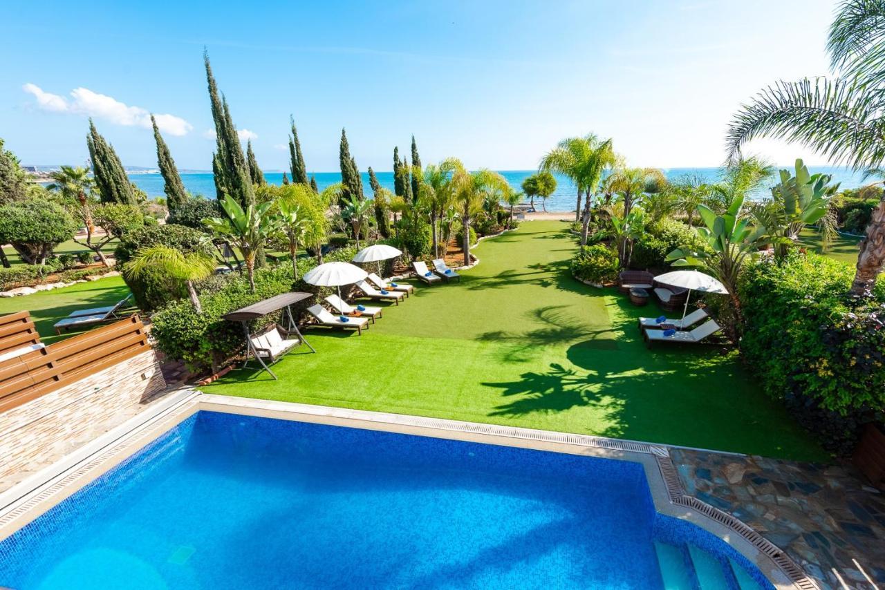 Sea Front Oceanus H2 By Ezoria Villas Ajía Nápa Kültér fotó