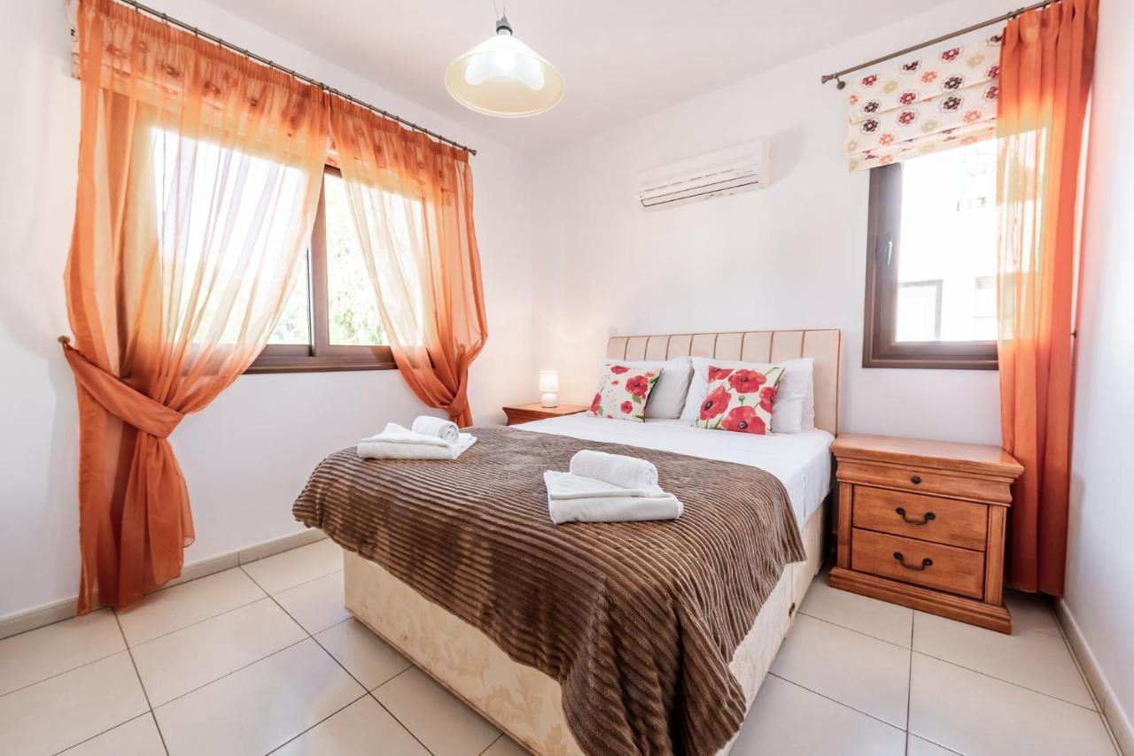 Sea Front Oceanus H2 By Ezoria Villas Ajía Nápa Kültér fotó