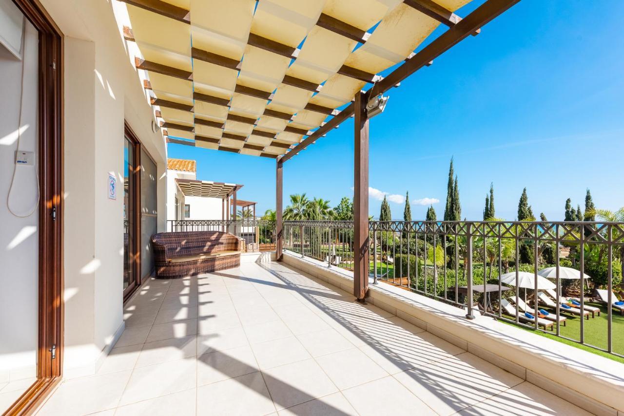 Sea Front Oceanus H2 By Ezoria Villas Ajía Nápa Kültér fotó