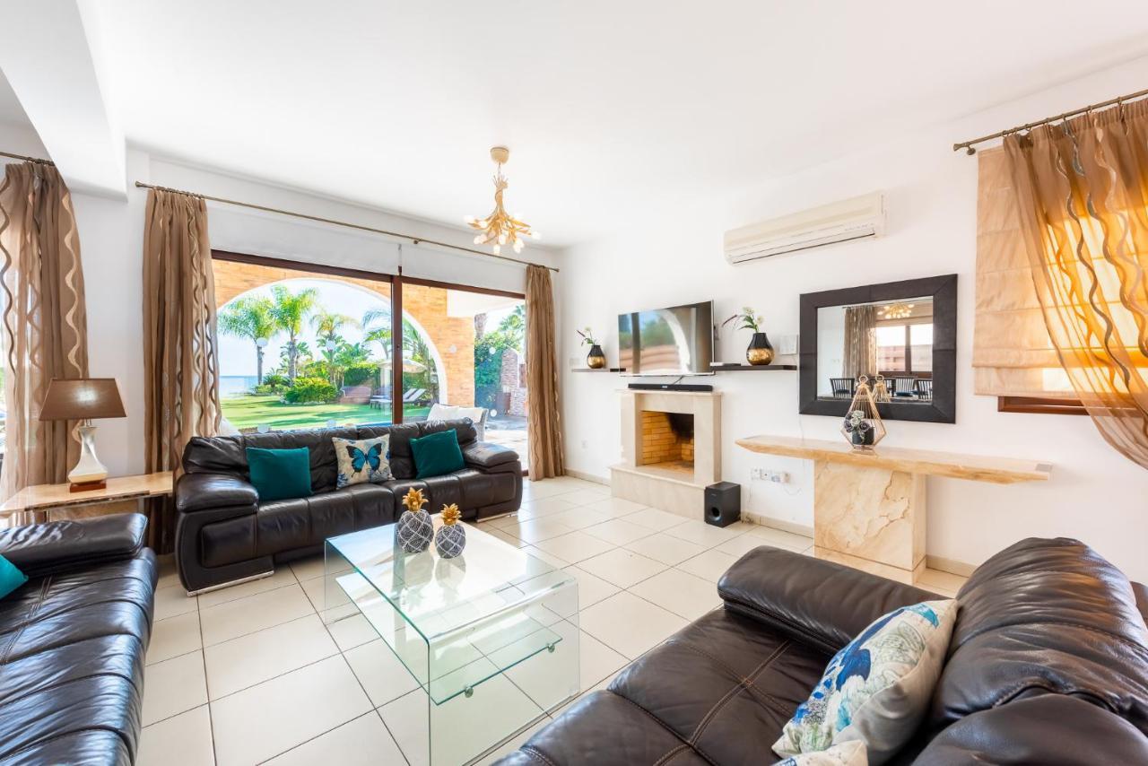 Sea Front Oceanus H2 By Ezoria Villas Ajía Nápa Kültér fotó