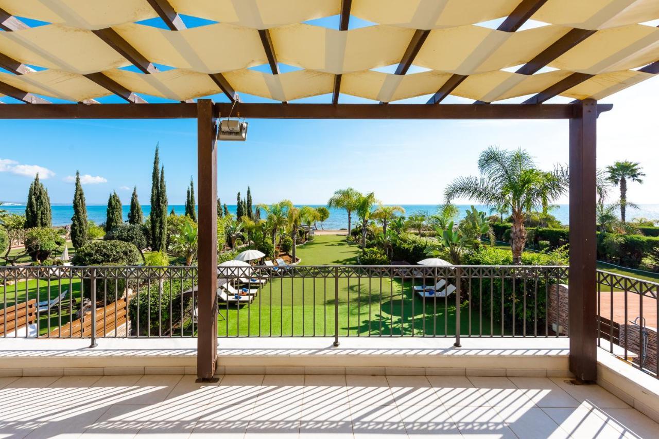 Sea Front Oceanus H2 By Ezoria Villas Ajía Nápa Kültér fotó