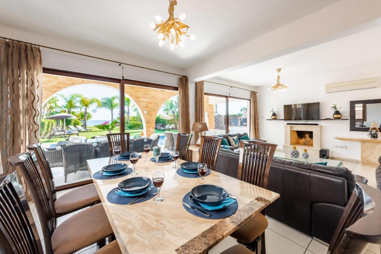 Sea Front Oceanus H2 By Ezoria Villas Ajía Nápa Kültér fotó