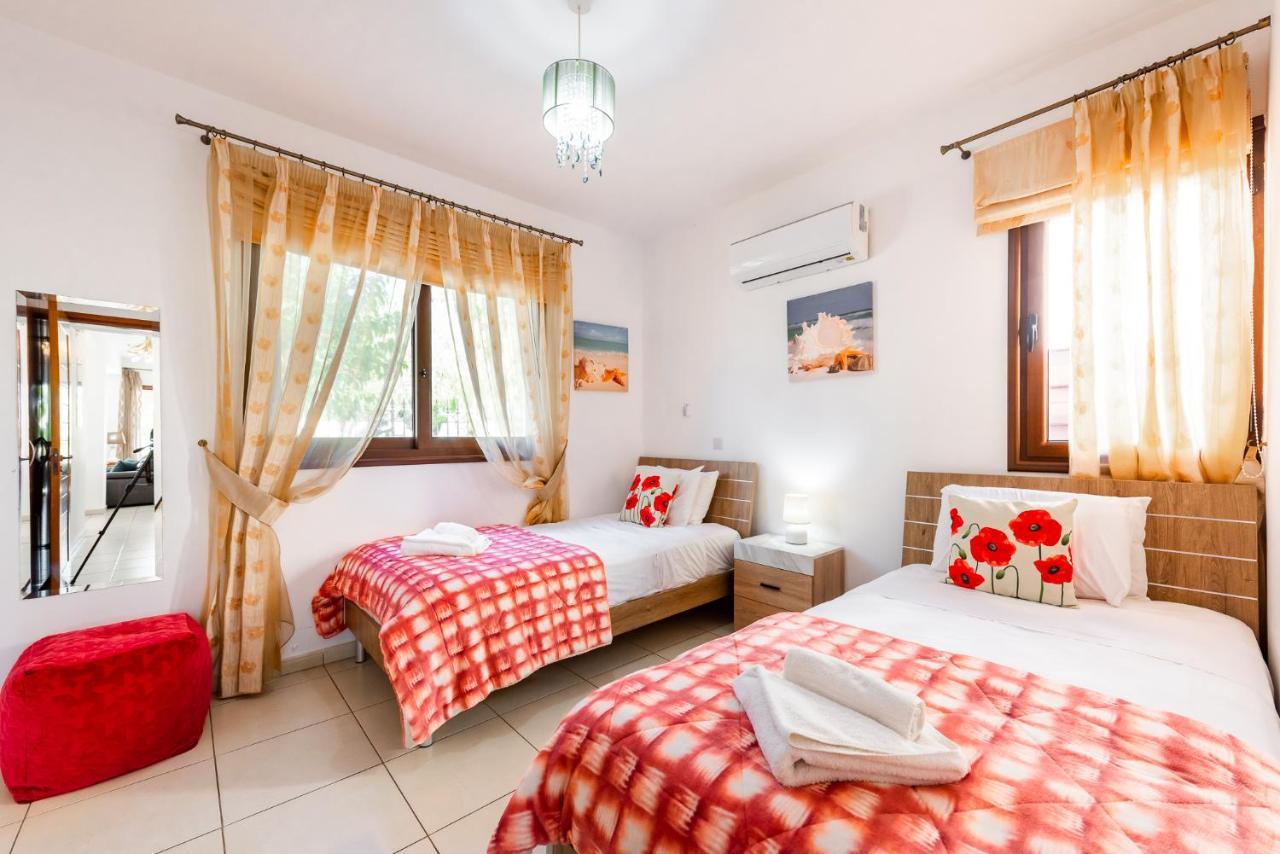 Sea Front Oceanus H2 By Ezoria Villas Ajía Nápa Kültér fotó