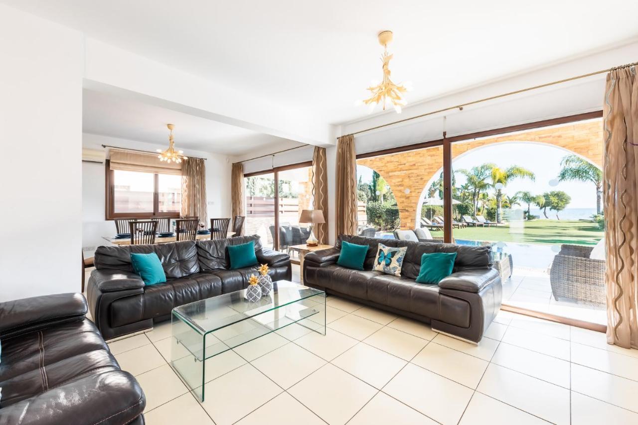 Sea Front Oceanus H2 By Ezoria Villas Ajía Nápa Kültér fotó